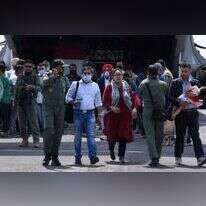 עובדי השגרירות ההודית בשדה התעופה בקאבול, אפגניסטן. | EPA