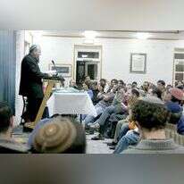 יכולת יחידאית לנוע בין תורות חסידיות להוגים מכל העולם. הרב שג"ר, ירושלים 2005 | מרים צחי