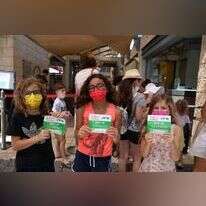 ילדים מציגים את התו הירוק במוזיאון המדע בירושלים, אתמול. | אוליביה פיטוסי - פלאש 90