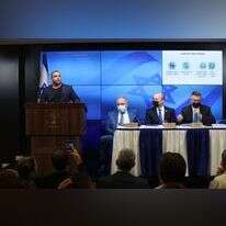 סגן השר אביר קארה מכריז על רפורמת רשות הרגולציה בחודש יולי. | עמית שאבי