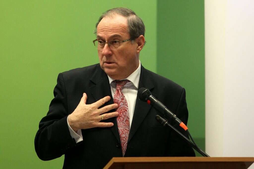 צבי רבנר, לשעבר שגריר ישראל בפולין. | EPA צבי רבנר, לשעבר שגריר ישראל בפולין. | EPA