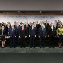 מימין: מייק פומפאו, בנימין נתניהו, ראש ממשלת פולין מטאוש מורבייצקי ומייק פנס ב"ועידת ורשה", פברואר 2019. | EPA