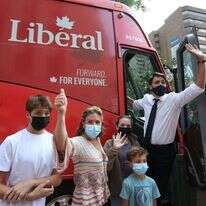 ראש ממשלת קנדה ג'סטין טרודו בקמפיין בחירות. | AFP