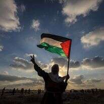 מתפרע פלסטיני על גבול רצועת עזה. | EPA