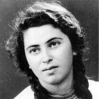 קולה היה האחרון שנשמע בקשר בקרב של חטיבה 7 בלטרון. הדסה למפל. | ארכיון בית הפלמ"ח קולה היה האחרון שנשמע בקשר בקרב של חטיבה 7 בלטרון. הדסה למפל. | ארכיון בית הפלמ"ח