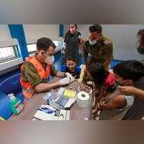 ילדי בית ספר בבדיקות סרולוגיות. | אורן בן חקון