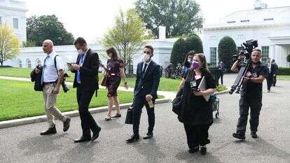 הכתבים הישראלים יוצאים מהבית הלבן. | אריה לייב אברמס, פלאש 90