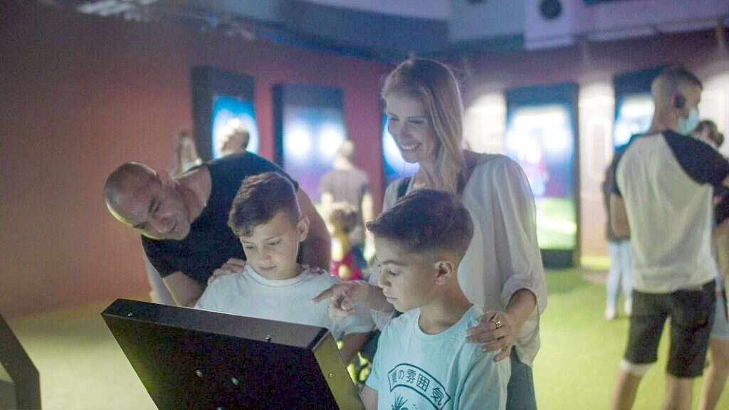 תערוכת בארסה. | יחצ