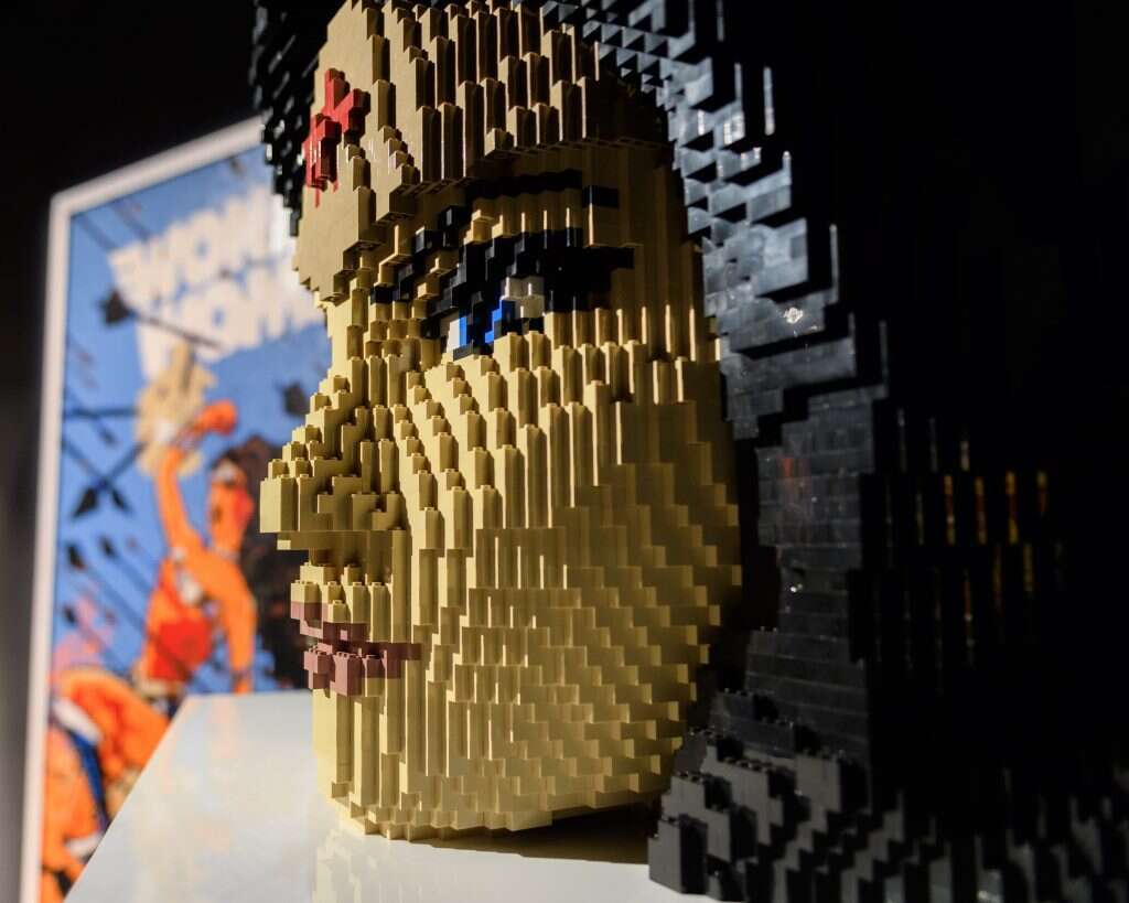 גיבורים ורשעים - תערוכת לבני הלגו הגדולה בעולם. | Jane Hobson