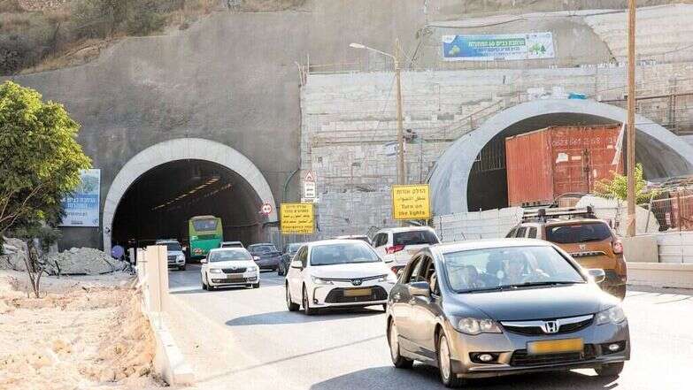 עומס תנועה בכביש המנהרות, המוביל מירושלים לגוש עציון | אופיר דוד