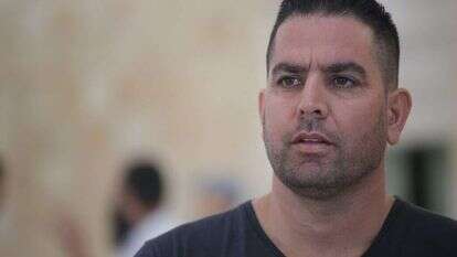 מני נפתלי. | מרים צחי