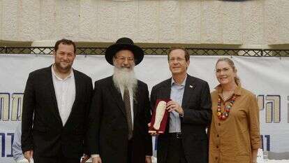 נשיא המדינה, רעייתו, יוסי דגן והרב מלמד | עמוס בן גרשום/ לע״מ