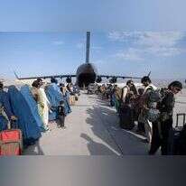 חילוץ אפגנים ואמריקנים בנמל התעופה בקאבול. | AFP