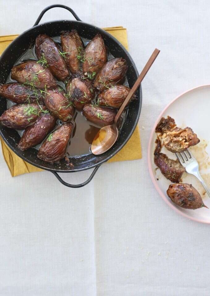בצלים סגולים ממולאים. | אפרת ליכטנשטט
