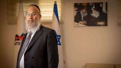 ראש עירית בני ברק, אברהם רובינשטיין. | אריק סולטן