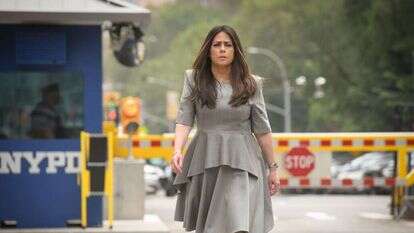 "גם אנחנו נלחמים בקרב".  הלברשטם בכניסה למטה NYPD | שחר עזרן