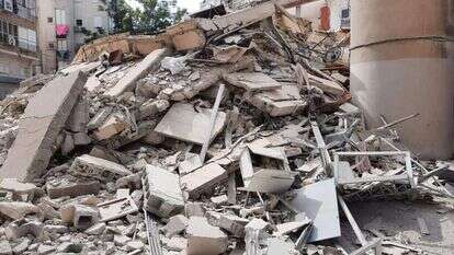 הבנין בחולון לפני הקריסה. דוברות כב"א מחוז דן הבנין בחולון לפני הקריסה. דוברות כב"א מחוז דן