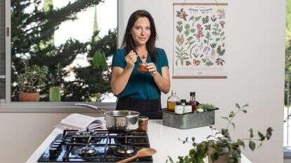 אפרת אנזל. | אבישג שאר ישוב