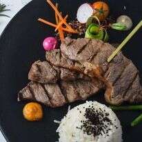 בשר אנטריקוט. | 300 גרם