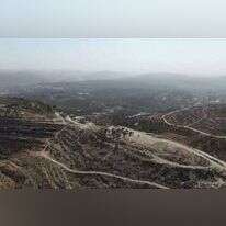 אתר תל-ארומה. בקצה השמאלי: בניית מסגת. | "שומרים על הנצח"