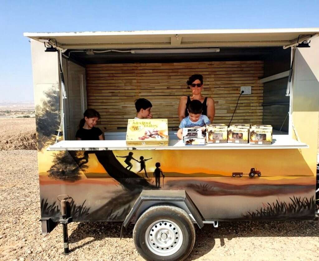 משק אבני. | משק אבני