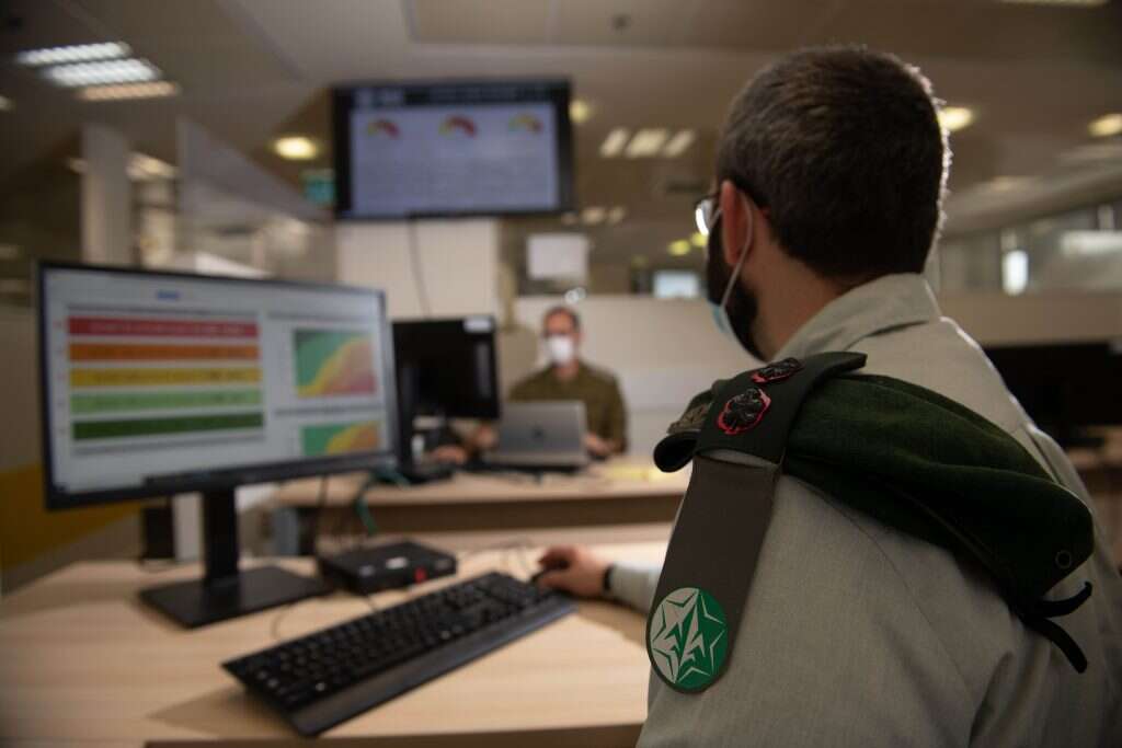 סא"ל שי במרכז המידע והידע | שריה דיאמנט