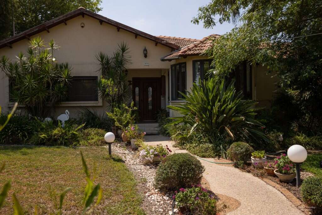 בית משפחת דל. | ברוך גרינברג בית משפחת דל. | ברוך גרינברג