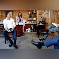 פחות אבל עוד גבוהים: ראש ממשלת הולנד היוצא מארק רוטה (משמאל) עם צוותו. | EPA