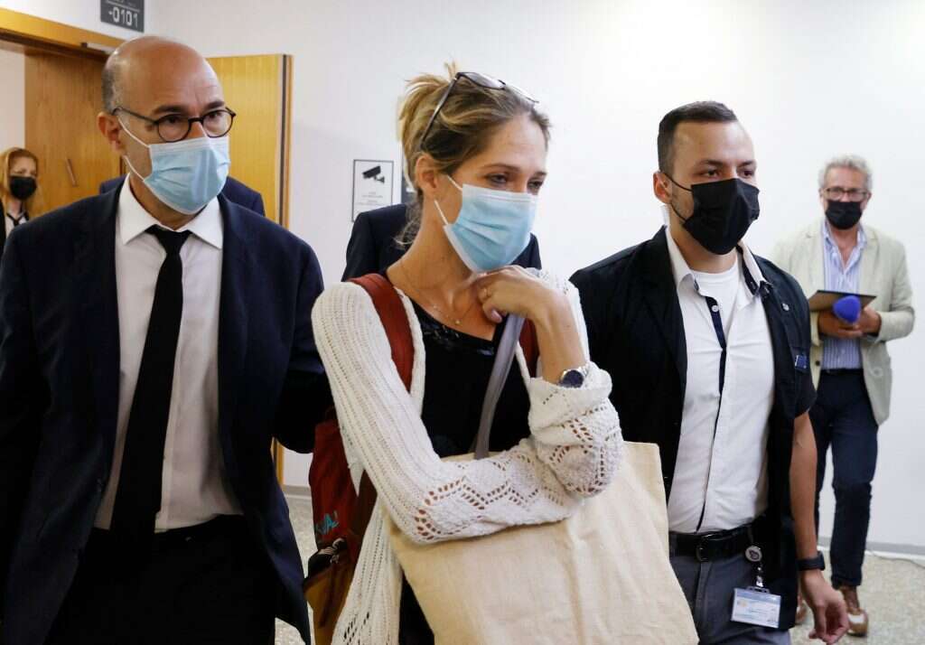 איה בירן, דודתו של איתן, מחוץ לבית הדין לענייני משפחה בתל-אביב. | AFP