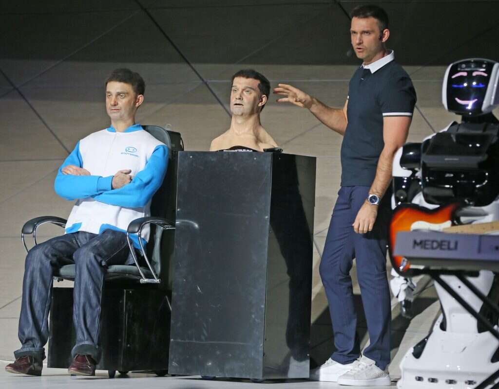 מייסד פרומובוט אלכסיי יוז'אקוב מציג את הרובוט האנושי בדמותו. | גטי אימג'ס מייסד פרומובוט אלכסיי יוז'אקוב מציג את הרובוט האנושי בדמותו. | גטי אימג'ס