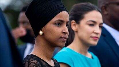 חברות הקונגרס הפרוגרסיביות אילהן עומאר ואלכסנדרה אוכסיו-קורטז. | EPA