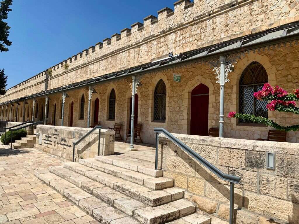 משכנות–שאננים. | שאטרסטוק