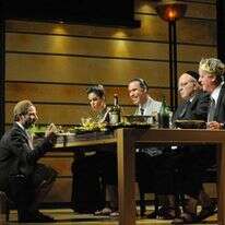 שבתאי חיפש במקרא הקבלות להווה. מתוך המחזה "אוכלים" על אחאב וכרם נבות, תיאטרון החאן. | גדי דגון