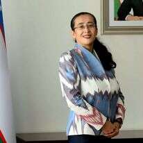 השגרירה מחמודובה, | יוסי אלוני