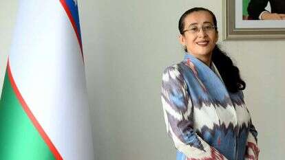 השגרירה מחמודובה, | יוסי אלוני