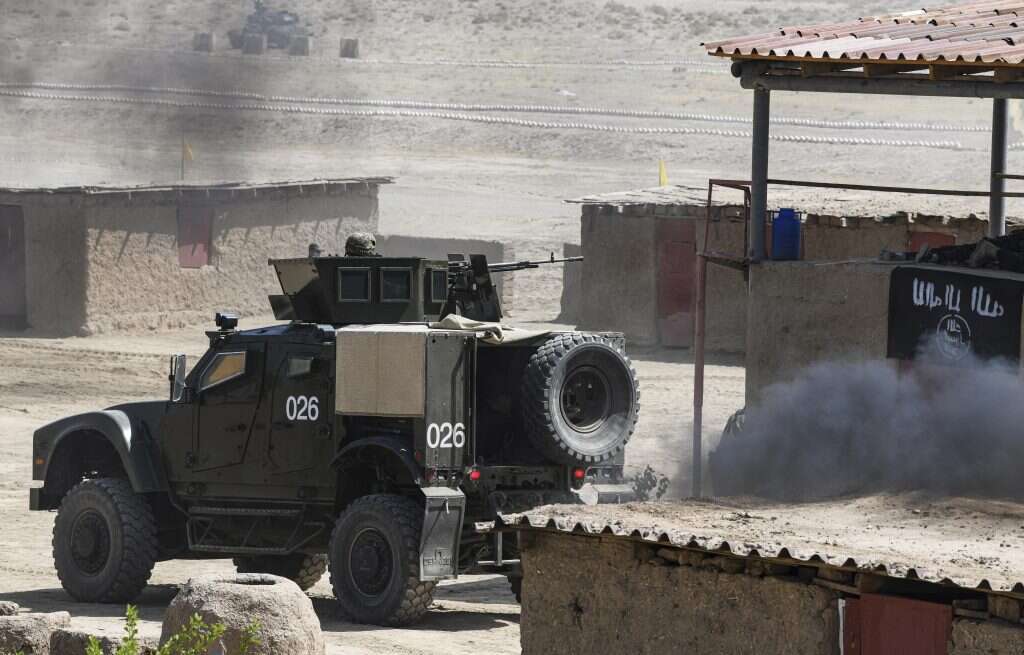 כוחות אוזבקים באימון בגבול בין אוזבקיסטן
לאפגניסטן, | EPA