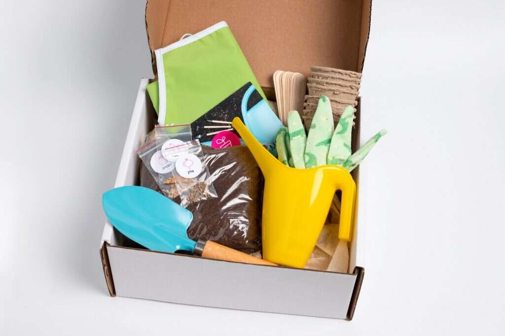 ערכת גינון. | שמרית שבתאי