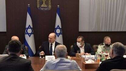 ראש הממשלה נפתלי בנט בישיבת צוות השרים למאבק בפשיעה ובאלימות בחברה הערבית. | קובי גדעון / לע"מ ראש הממשלה נפתלי בנט בישיבת צוות השרים למאבק בפשיעה ובאלימות בחברה הערבית. | קובי גדעון / לע"מ