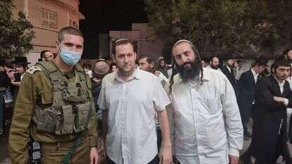 ראש המומעצה האזורית שומרון יוסי דגן בקבר יהושע בן נון וכלב בן יפונה בשומרוןץ | רועי חדי