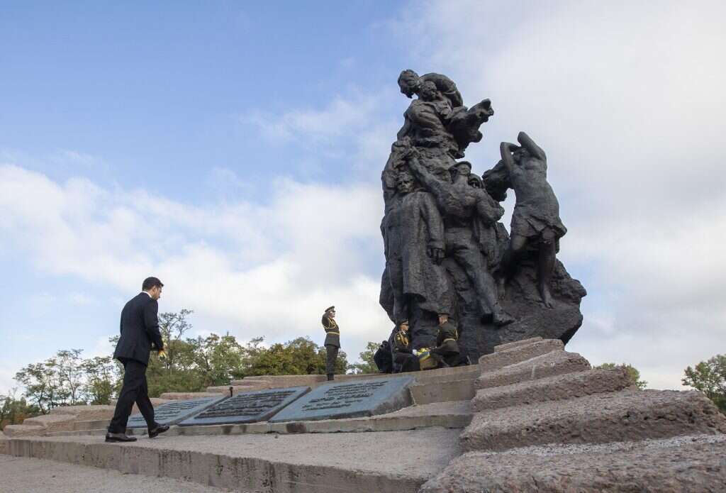 אנדרטה לזכר הנטבחים בבאבי-יאר. | EPA
