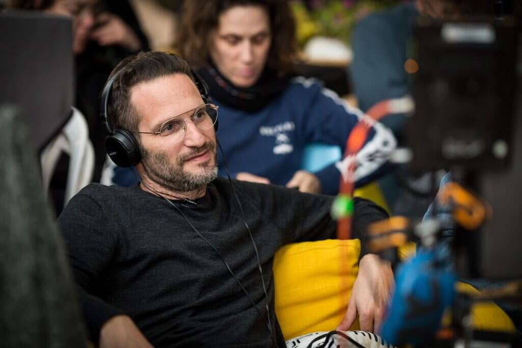 לטעות ולתקן. אלפי בצילומי הסרט. | אוהד רומנו