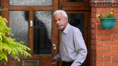 עבדולראזק גורנה אתמול אחרי הכרזתו כחתן פרסל נובל. | AP