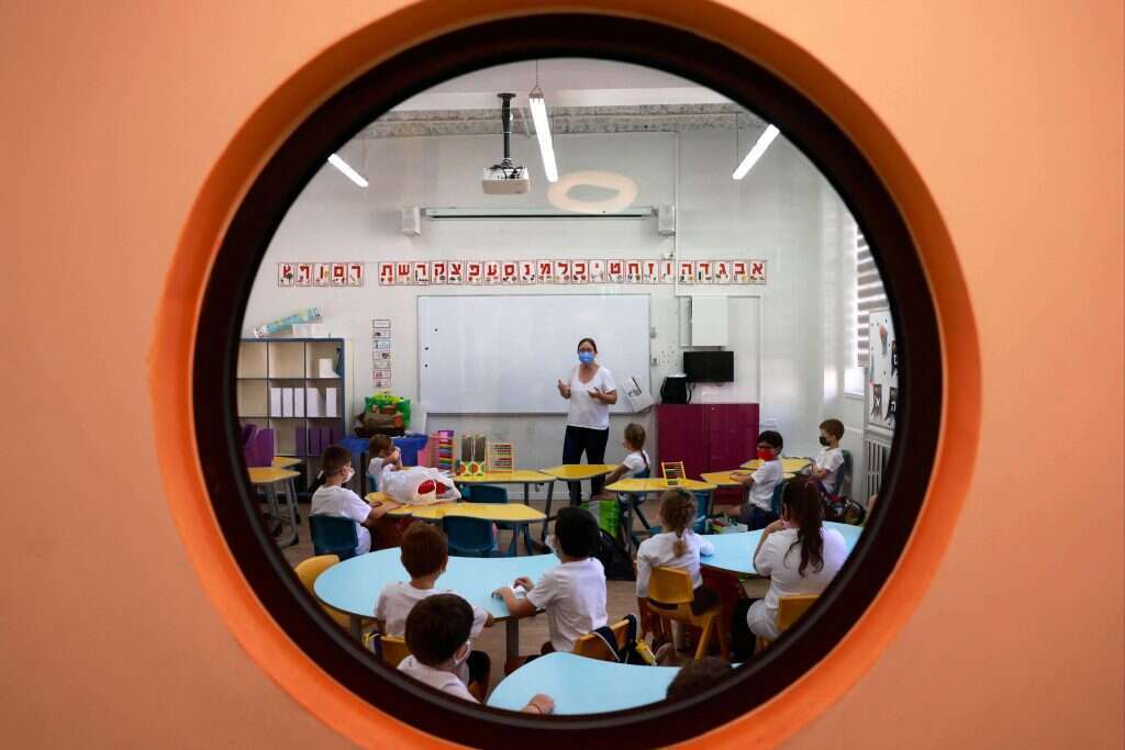 פערי שכר מופרזים בין מורים מתחילים לוותיקים.
למצולמים אין קשר לכתבה. | AFP