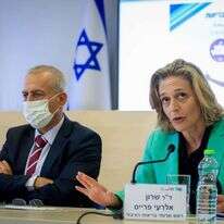 אלרעי־פרייס במסיבת עיתונאים. | אוליבייה פיטוסי, פלאש 90