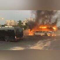 האוטובוס שהוצת ברמלה. | תיעוד מבצעי כבאות והצלה לישראל.