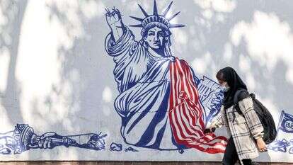 ציור קיר אנטי-אמריקני באיראן. | AFP