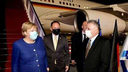 שגריר ישראל בגרמניה, ג׳רמי יששכרוף, מקבל את פניה של קנצלרית גרמניה, אנגלה מרקל. | שלומי אמסלם משרד החוץ