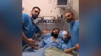 האחים מקפלן שהצטלמו עם המחבל שובת הרעב, מקדאד אל-קוואסמי. | מסך מתוך הסרטון שהעלו לרשת