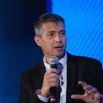 השר יועז הנדל. | אנצ'ו גוש ג'יני