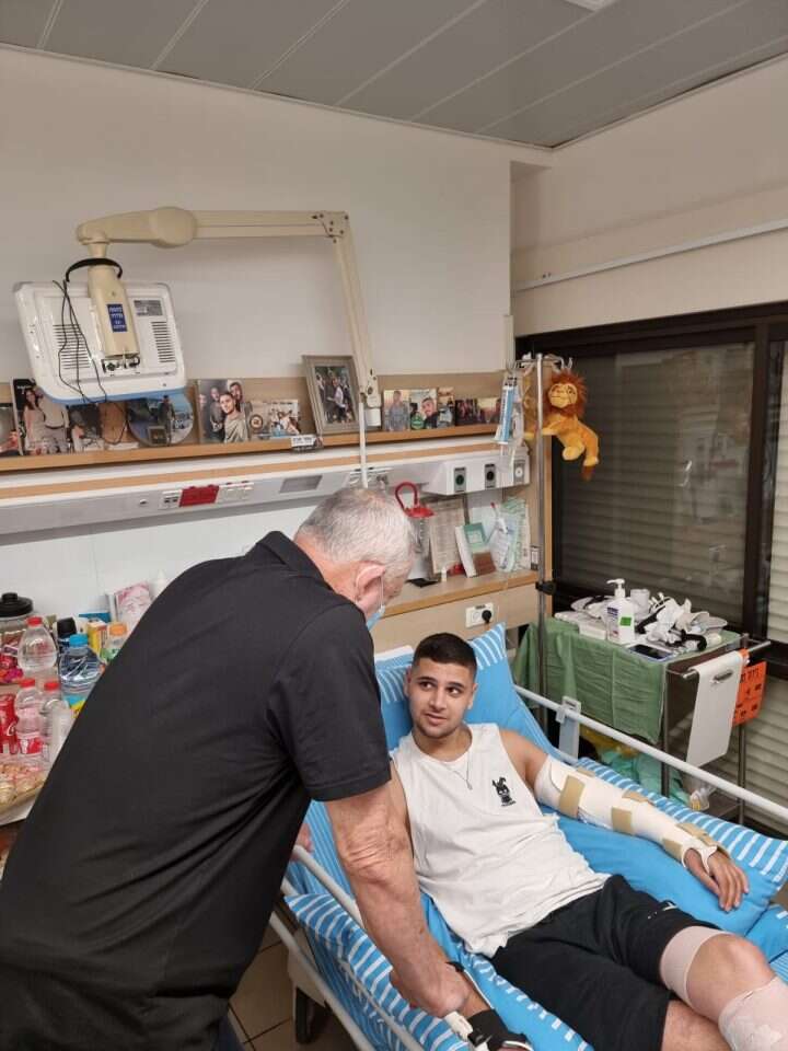 בני גנץ ושליו ביטון | אריאל חרמוני משרד הביטחון בני גנץ ושליו ביטון | אריאל חרמוני משרד הביטחון